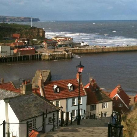 Bijou Romantic Retreat, Whitby Centre ภายนอก รูปภาพ