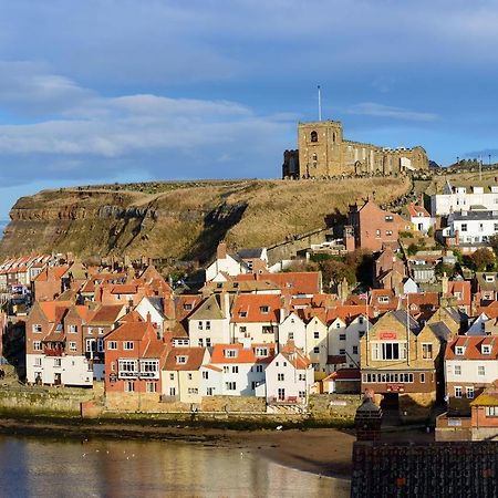 Bijou Romantic Retreat, Whitby Centre ภายนอก รูปภาพ
