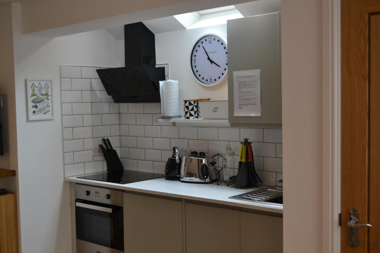 Bijou Romantic Retreat, Whitby Centre ภายนอก รูปภาพ