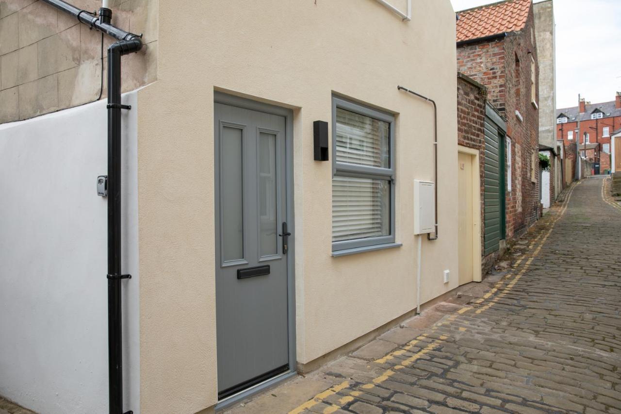 Bijou Romantic Retreat, Whitby Centre ภายนอก รูปภาพ